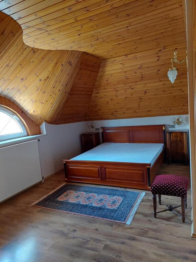 Gombos Apartman Lejlighed Hajdúszoboszló Eksteriør billede